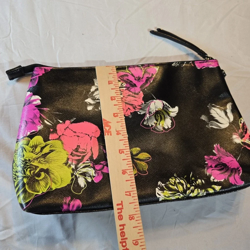 Victoria's‎ Secret black make up cosmetics bag
